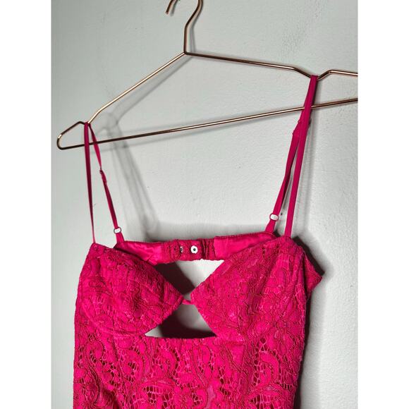 BARDOT Vibrant Pink Ivanna Lace Peek-A-Boo Cutout Midi Dress Size US 2 - Picture 9 of 12